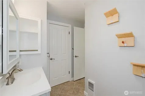 4014 Silver Lane NW Bremerton WA 98312