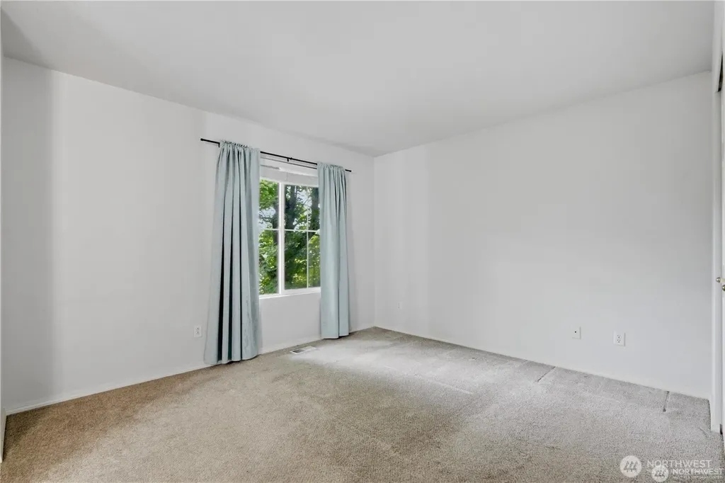 23302 57th Avenue S Kent WA 98032