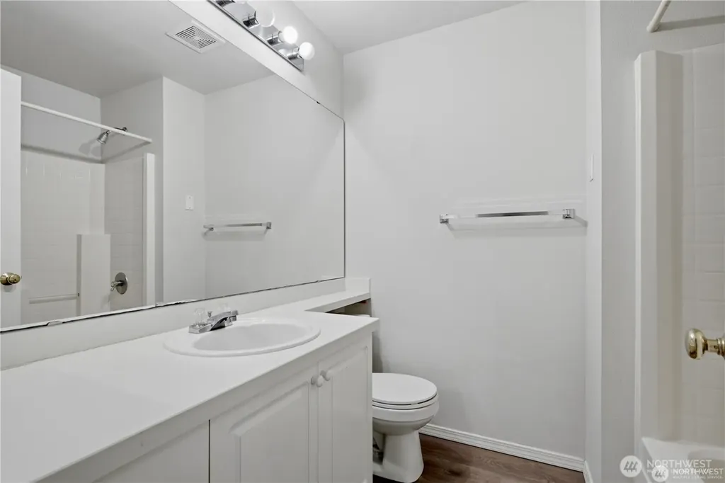 23302 57th Avenue S Kent WA 98032