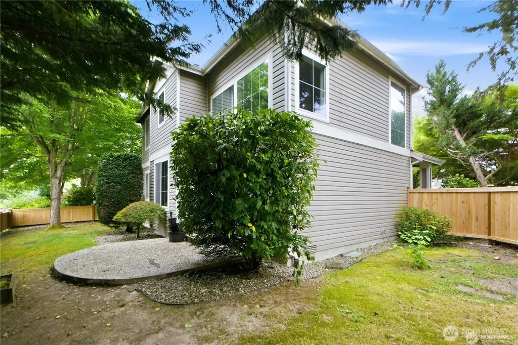 23302 57th Avenue S Kent WA 98032