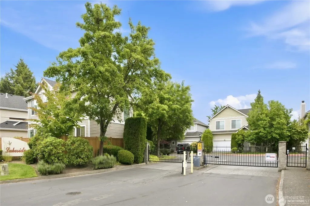 23302 57th Avenue S Kent WA 98032