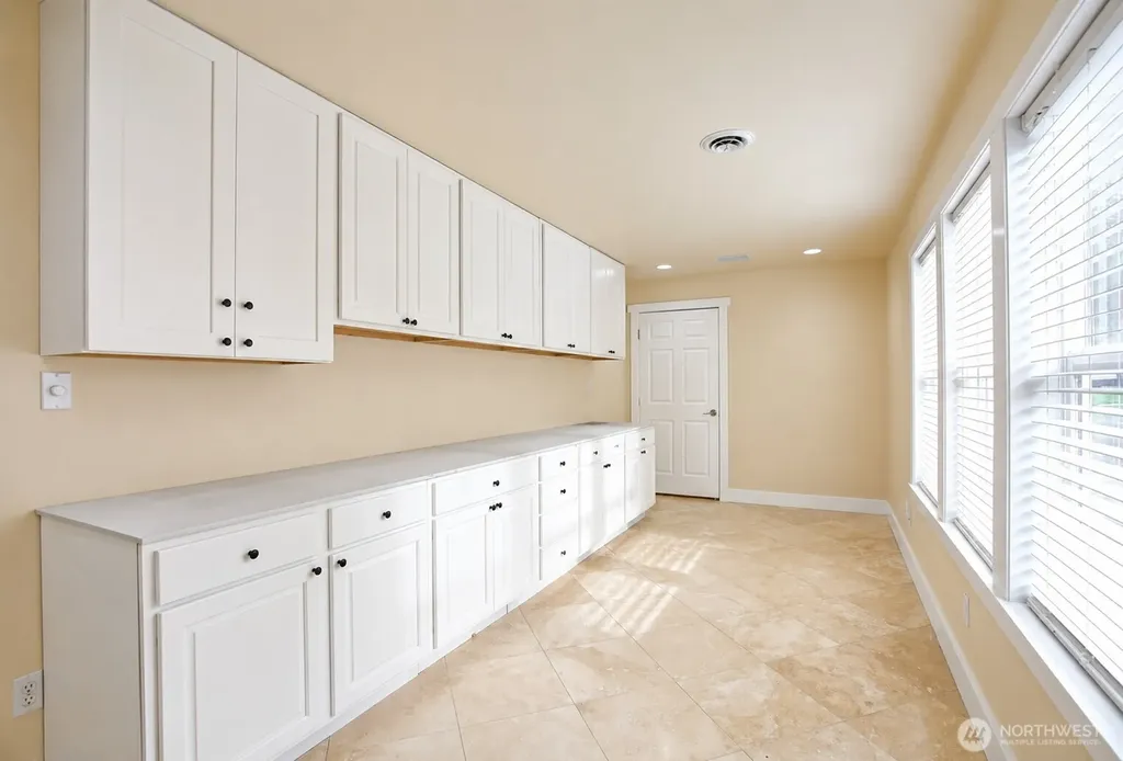 838 W Gladstone Drive Camano Island WA 98282