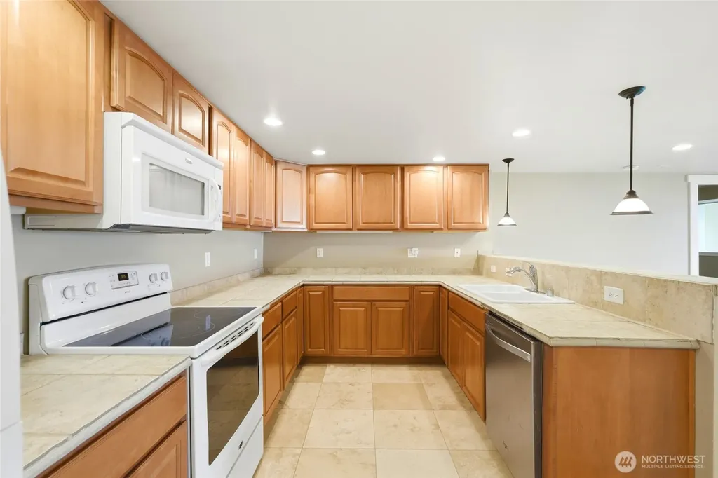 838 W Gladstone Drive Camano Island WA 98282