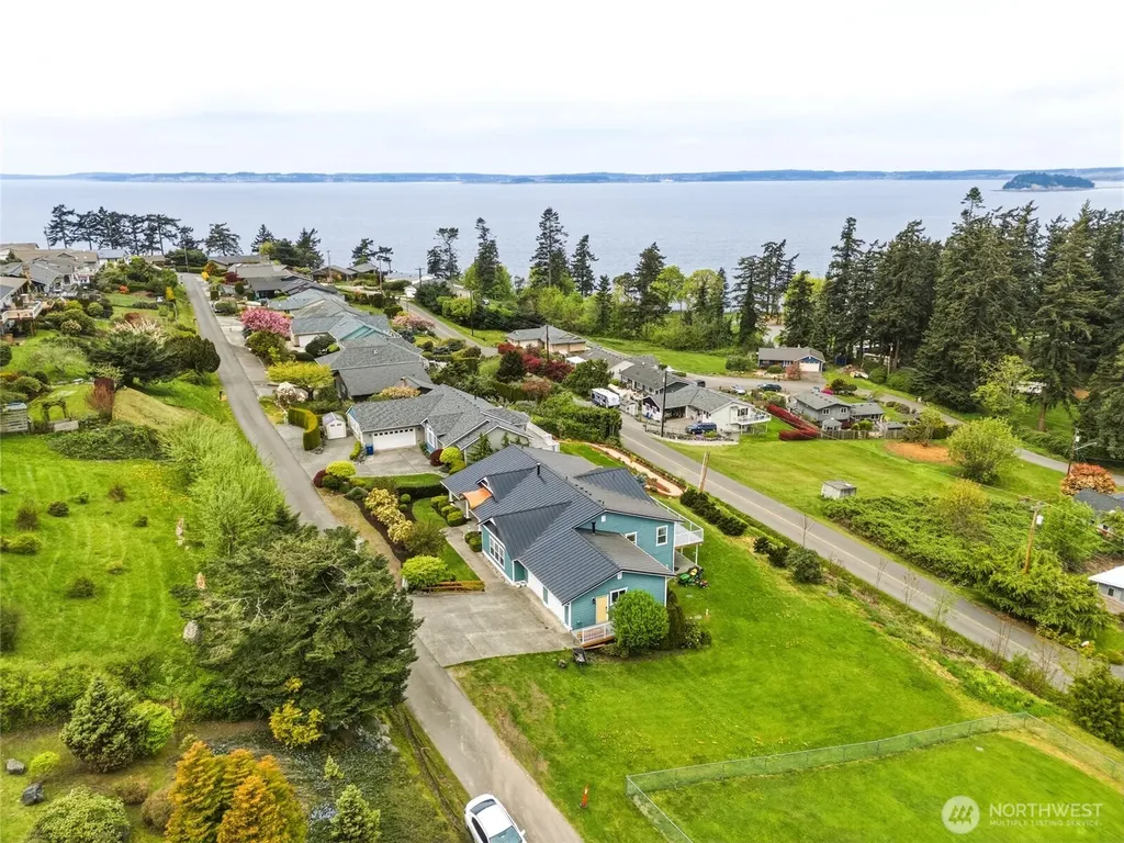838 W Gladstone Drive Camano Island WA 98282