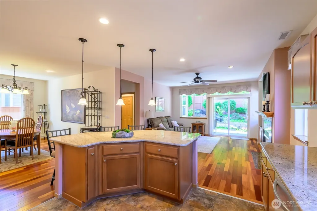 8313 Bainbridge Loop NE Lacey WA 98516