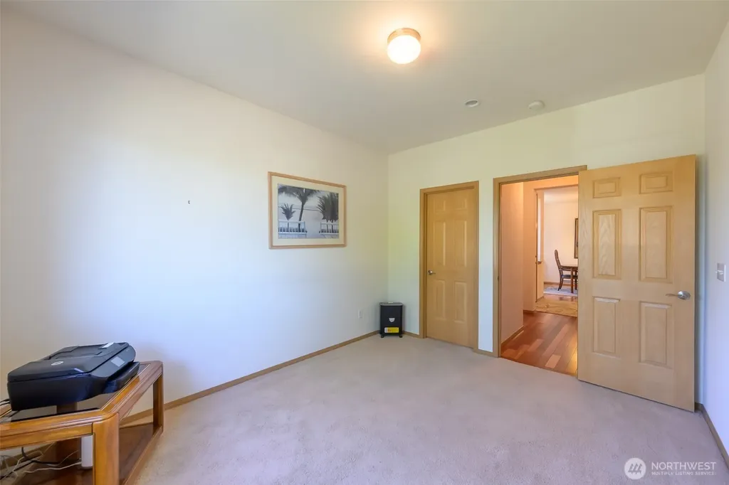 8313 Bainbridge Loop NE Lacey WA 98516