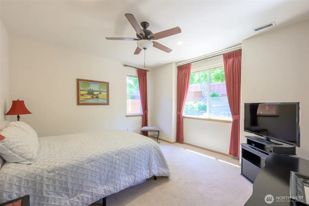 8313 Bainbridge Loop NE Lacey WA 98516