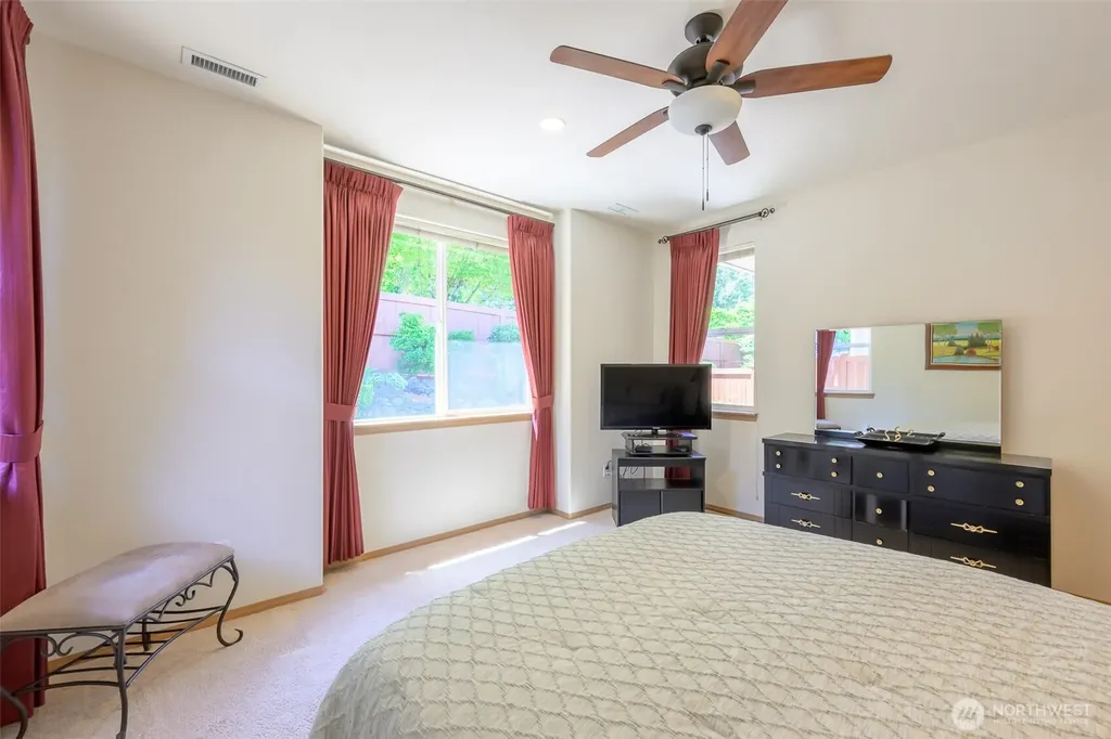 8313 Bainbridge Loop NE Lacey WA 98516