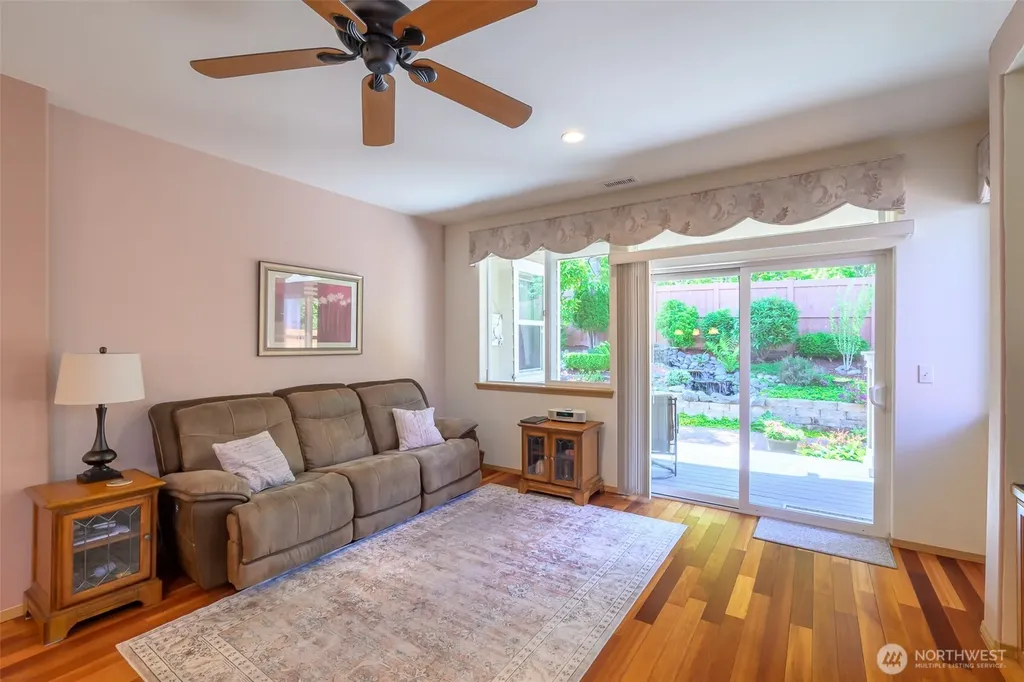 8313 Bainbridge Loop NE Lacey WA 98516