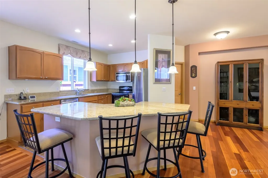 8313 Bainbridge Loop NE Lacey WA 98516