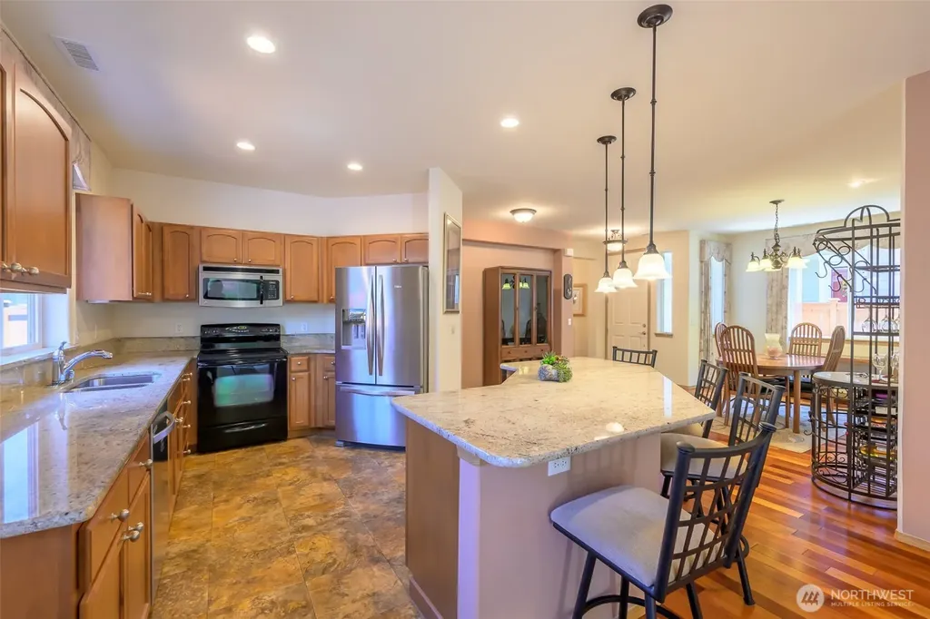 8313 Bainbridge Loop NE Lacey WA 98516