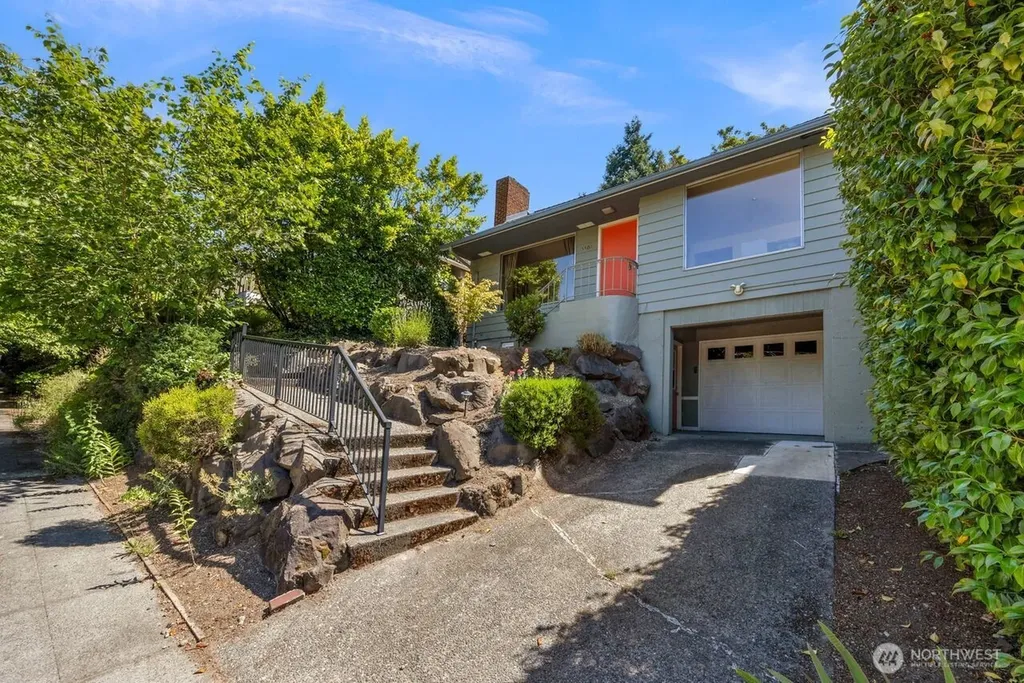 5508 31st Avenue NE Seattle WA 98105