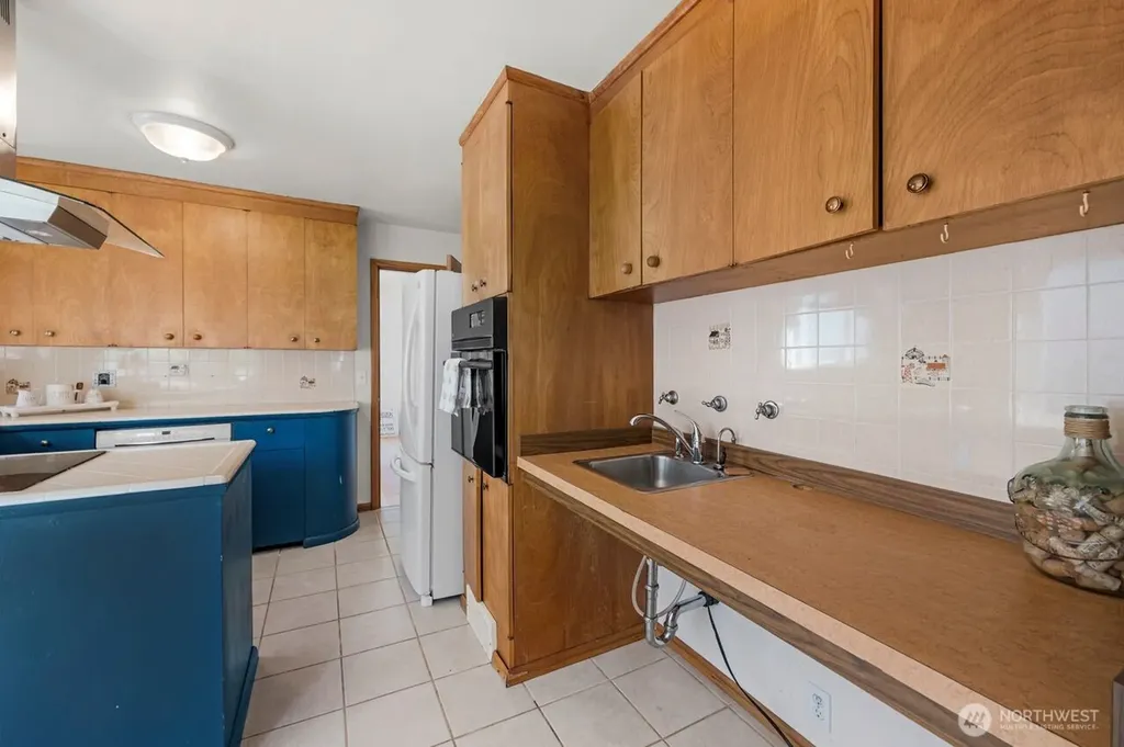 5508 31st Avenue NE Seattle WA 98105