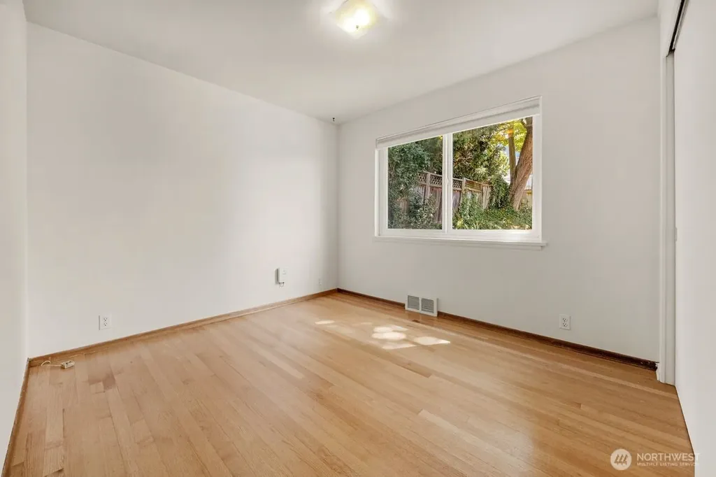 5508 31st Avenue NE Seattle WA 98105