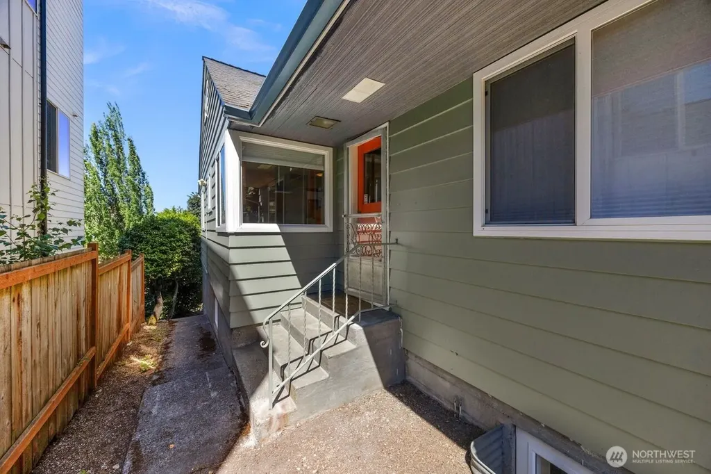 5508 31st Avenue NE Seattle WA 98105
