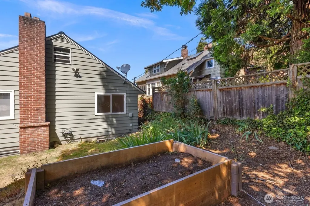 5508 31st Avenue NE Seattle WA 98105