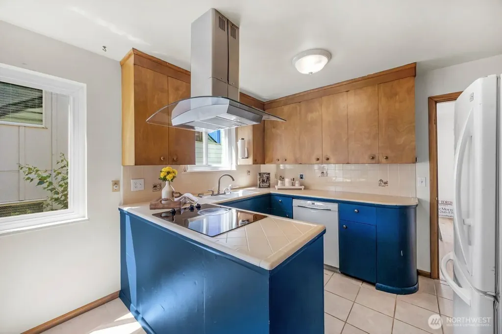 5508 31st Avenue NE Seattle WA 98105