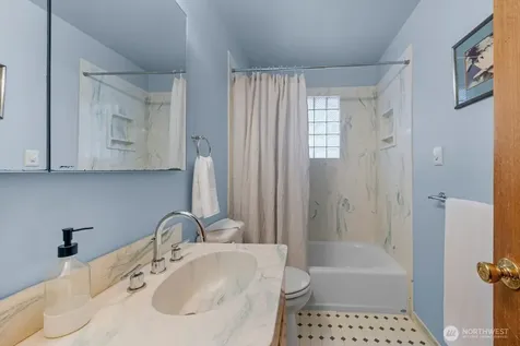 5508 31st Avenue NE Seattle WA 98105