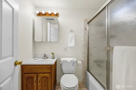 5508 31st Avenue NE Seattle WA 98105