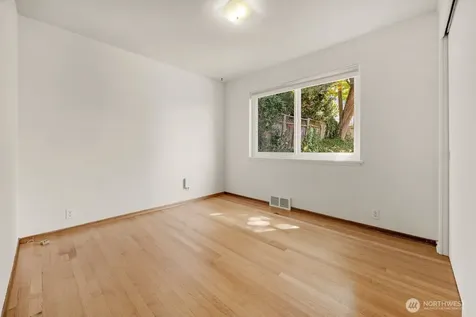 5508 31st Avenue NE Seattle WA 98105