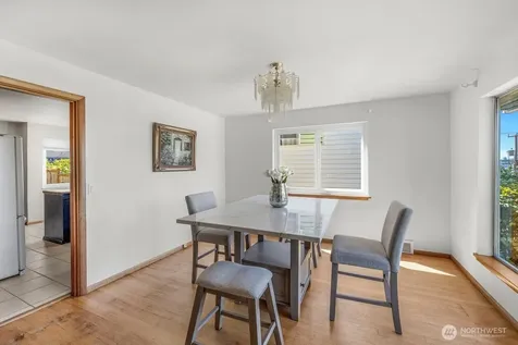 5508 31st Avenue NE Seattle WA 98105