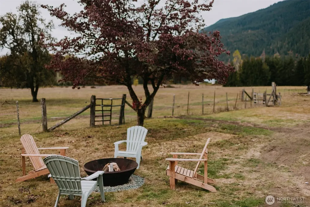 11610 Martin Road Rockport WA 98283