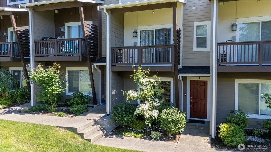 17527 110th Avenue E Puyallup WA 98374