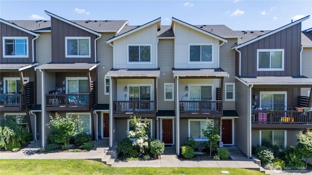 17527 110th Avenue E Puyallup WA 98374