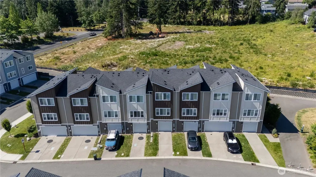 17527 110th Avenue E Puyallup WA 98374