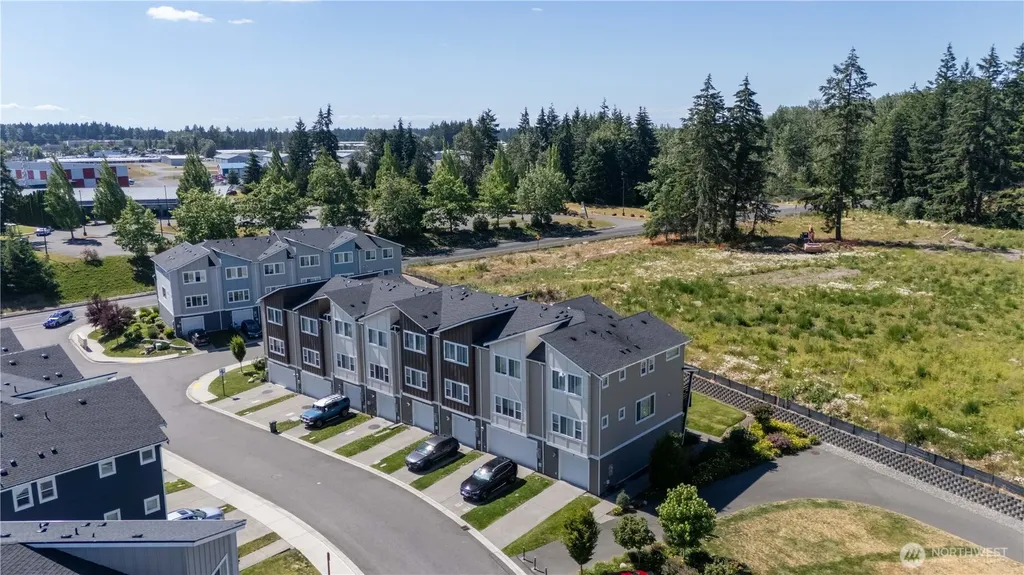 17527 110th Avenue E Puyallup WA 98374