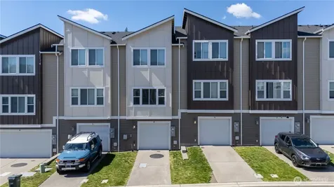 17527 110th Avenue E Puyallup WA 98374
