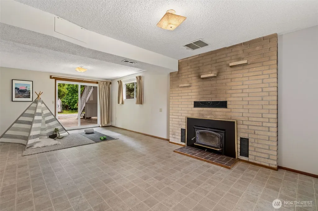 8403 64th Street NE Marysville WA 98270