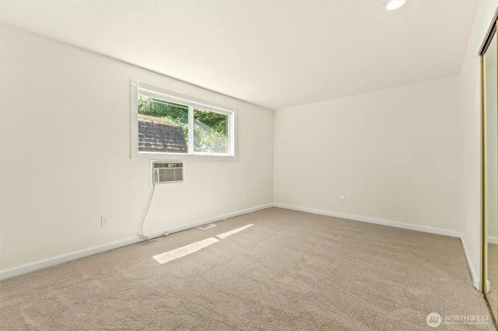 8830 Shell Place Edmonds WA 98026
