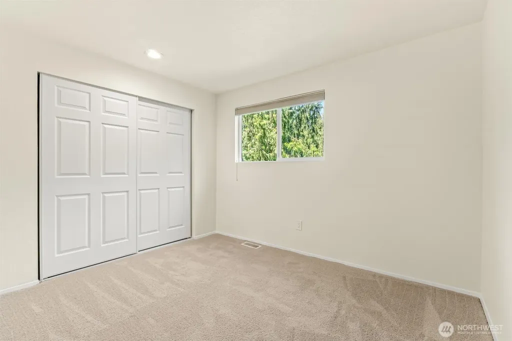8830 Shell Place Edmonds WA 98026