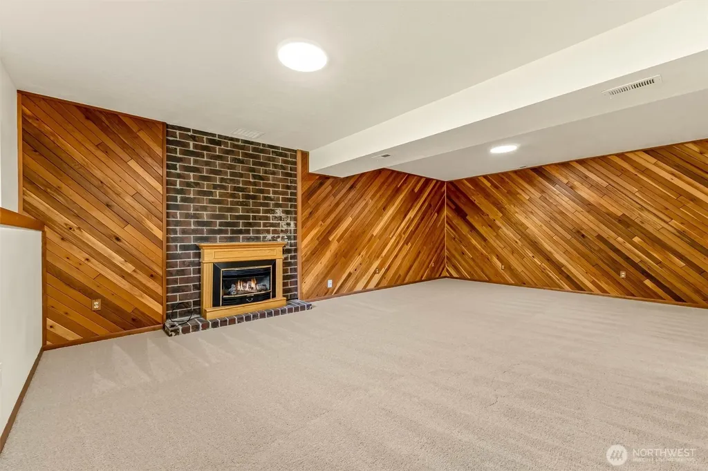 8830 Shell Place Edmonds WA 98026