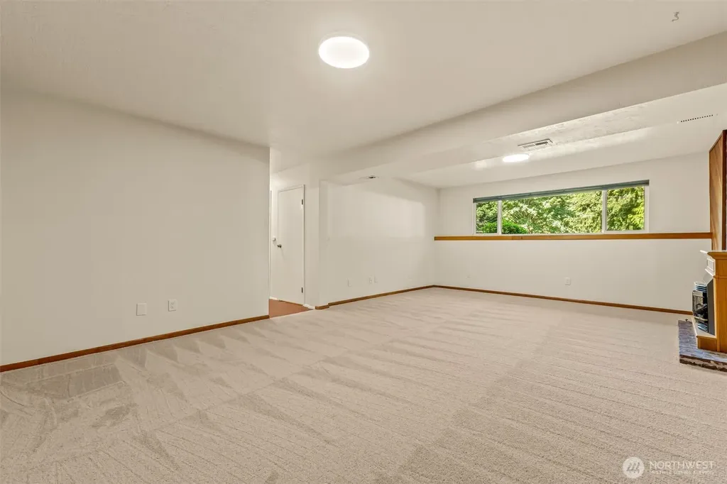 8830 Shell Place Edmonds WA 98026