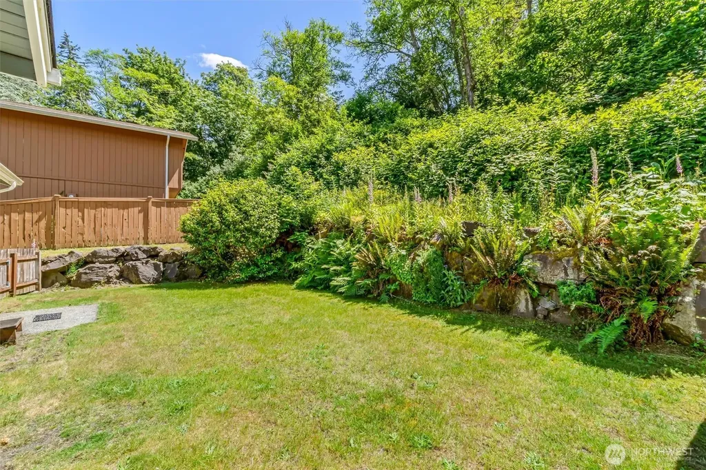 8830 Shell Place Edmonds WA 98026