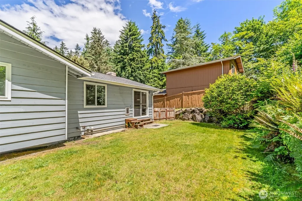 8830 Shell Place Edmonds WA 98026
