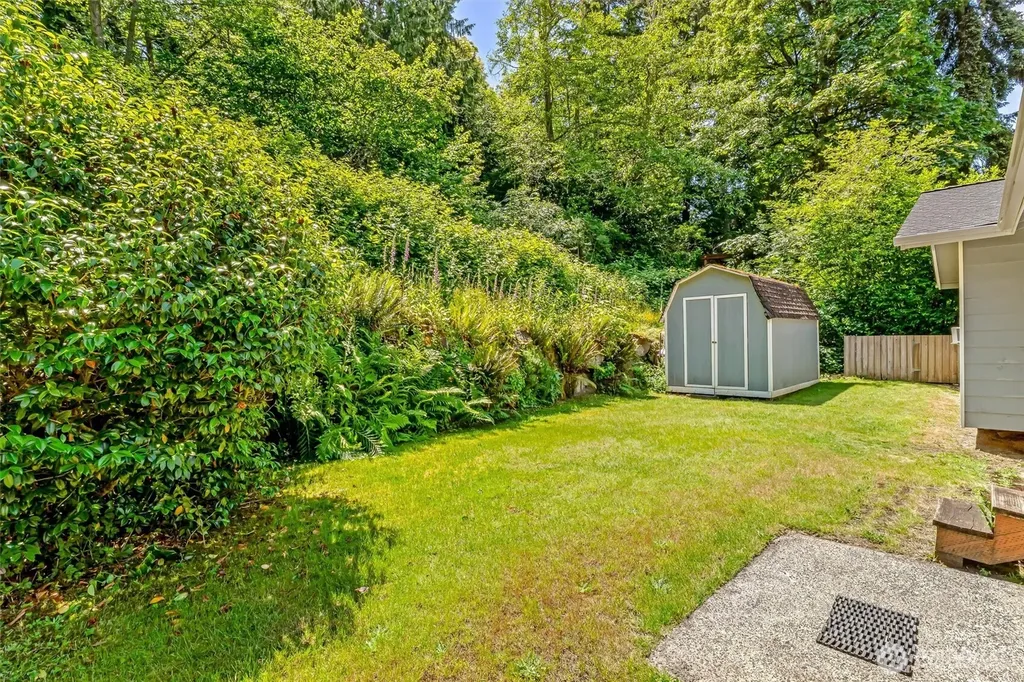 8830 Shell Place Edmonds WA 98026