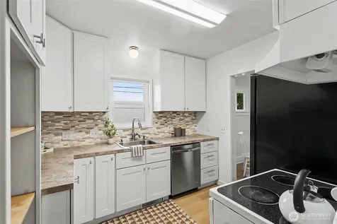 1111 N 76th Street Seattle WA 98103
