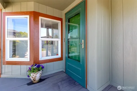 27452 149th Avenue SE Kent WA 98042