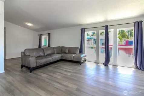27452 149th Avenue SE Kent WA 98042
