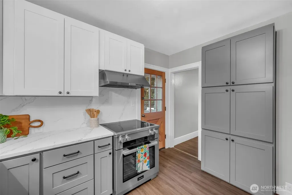 4836 38th Avenue NE Seattle WA 98105