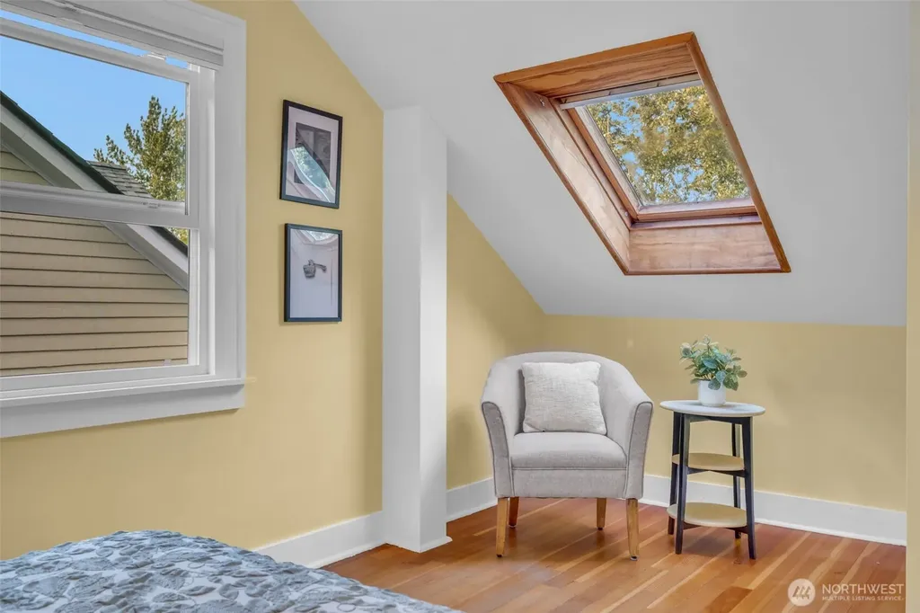 4836 38th Avenue NE Seattle WA 98105