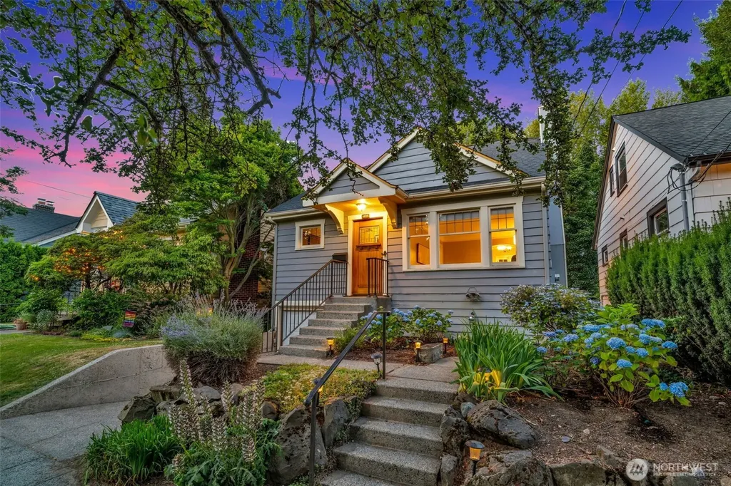 4836 38th Avenue NE Seattle WA 98105