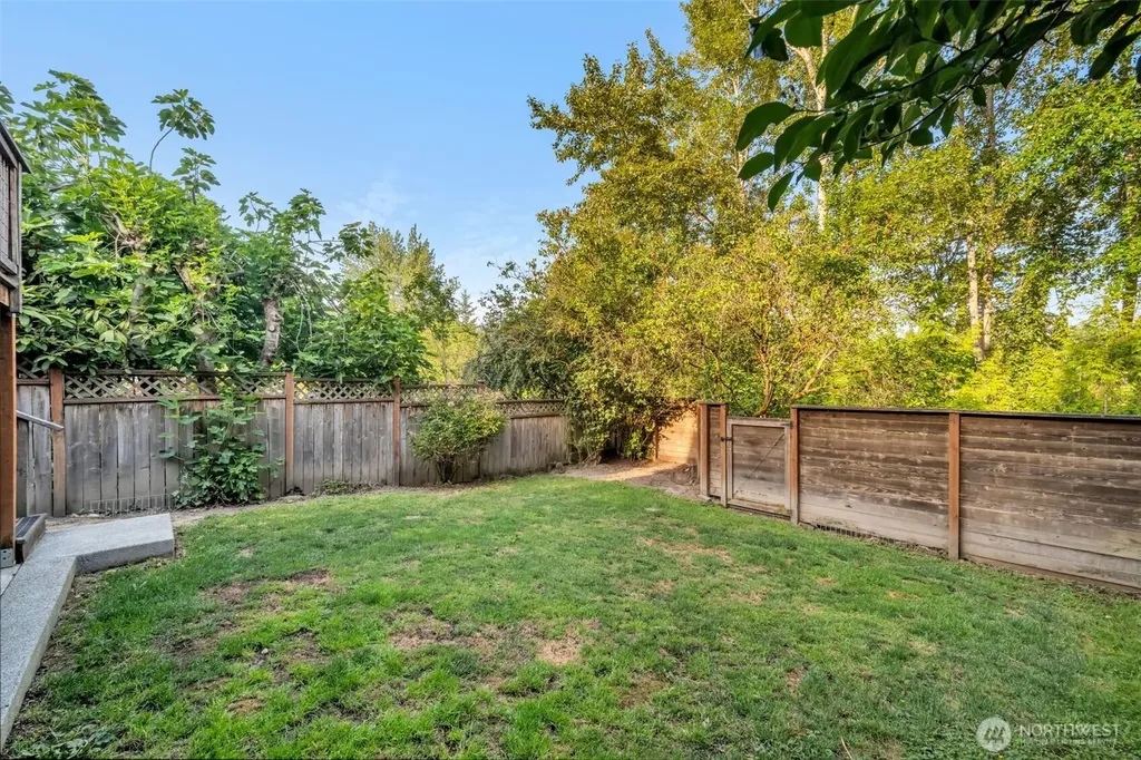 4836 38th Avenue NE Seattle WA 98105