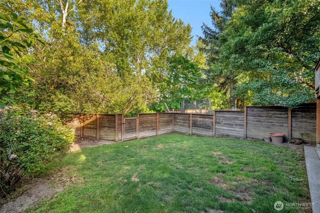 4836 38th Avenue NE Seattle WA 98105