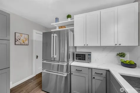 4836 38th Avenue NE Seattle WA 98105