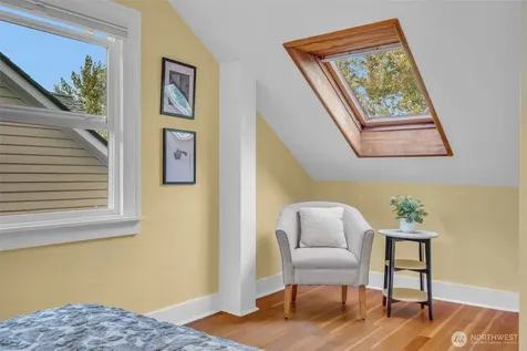 4836 38th Avenue NE Seattle WA 98105