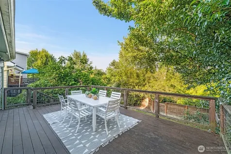 4836 38th Avenue NE Seattle WA 98105
